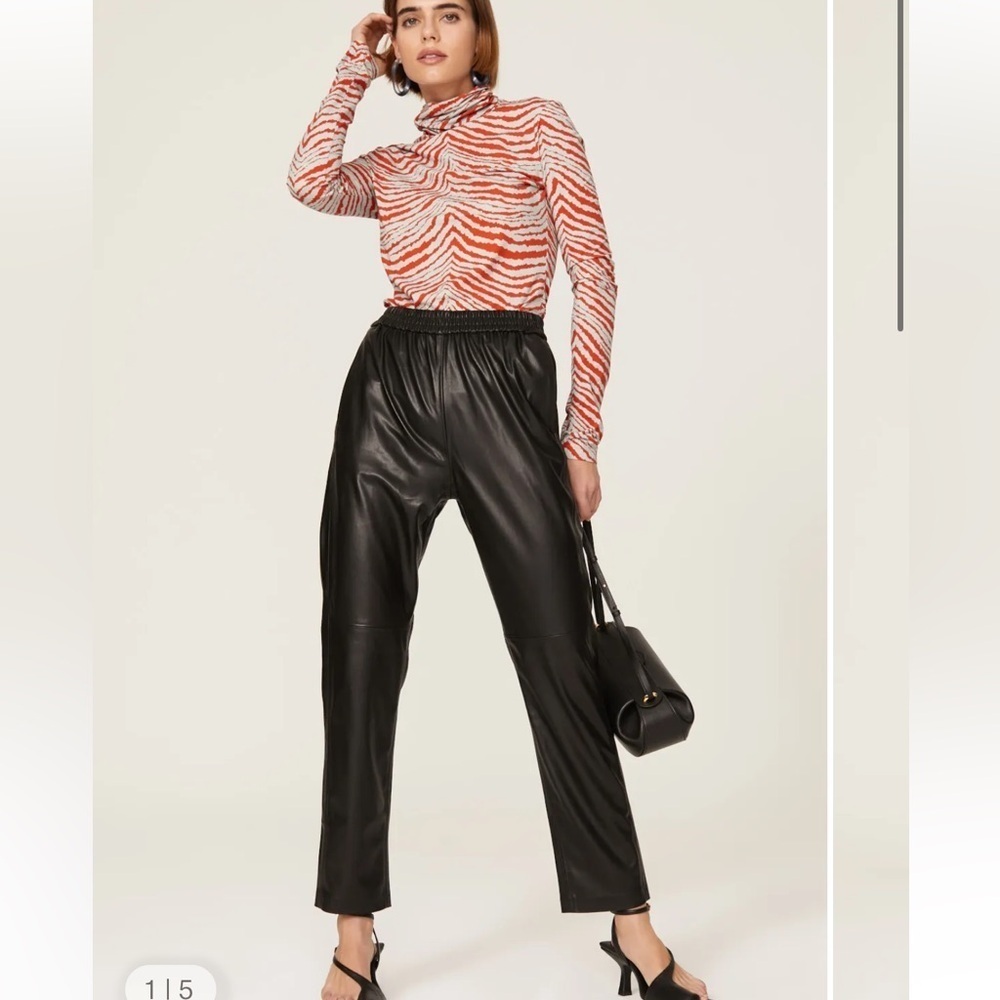 Seven For All Mankind Faux Leather Joggers in Black‎ Sz S
